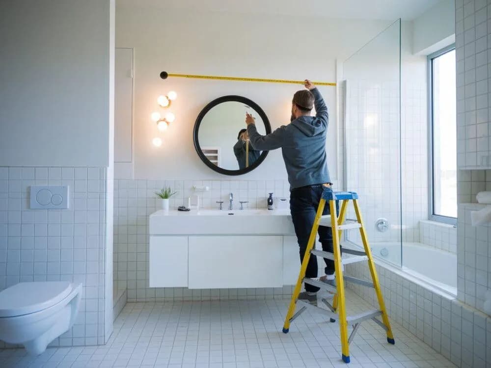 Na jakiej wysokości lustro w łazience, aby uniknąć błędów?