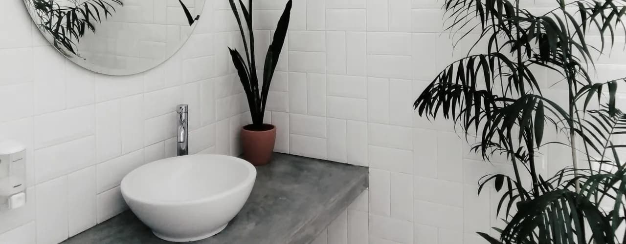 Czym pomalować kafelki, aby uzyskać trwały i estetyczny efekt?